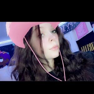 Meet your Posher, Abigail